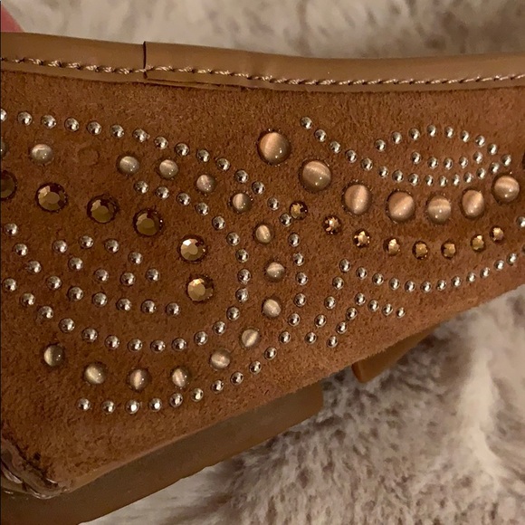 Donald Pliner Jeweled Studded Flats. 8.5 - Picture 5 of 8
